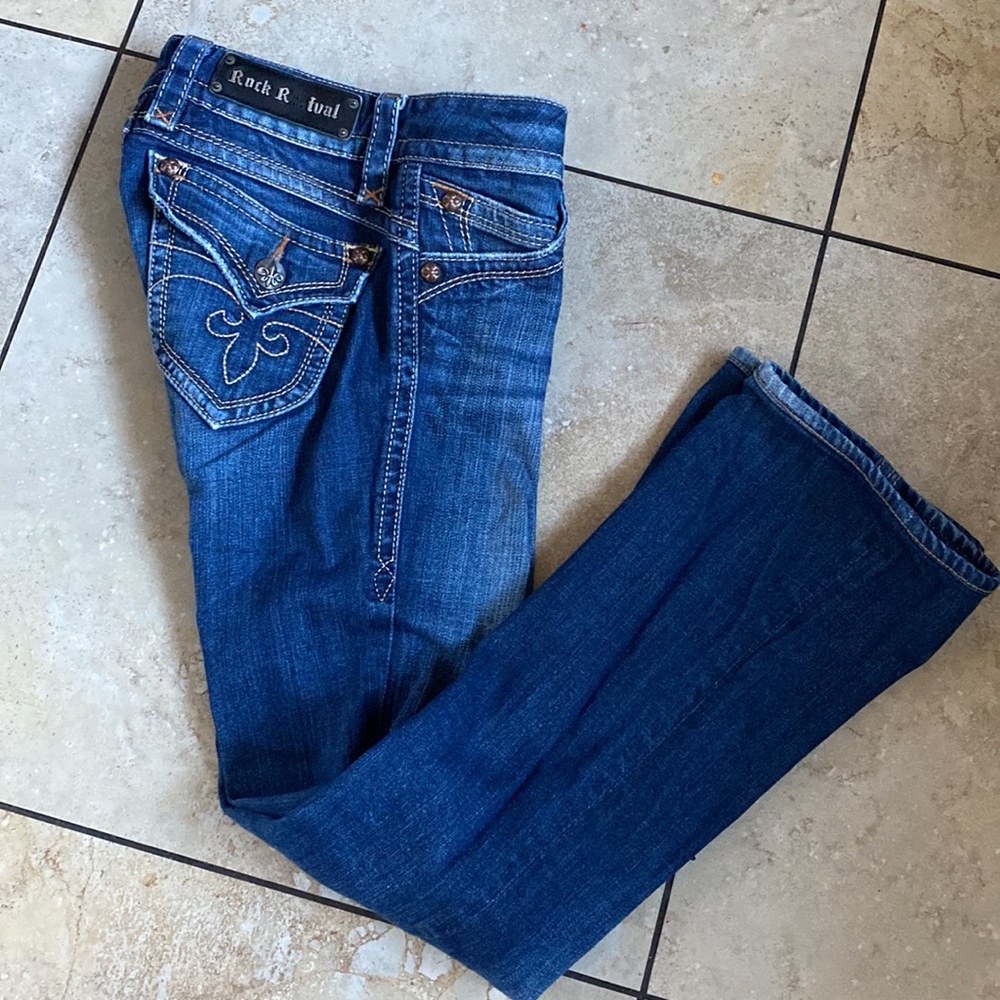 Rock Revival Women’s Low Cut Blue Jeans size 27x30